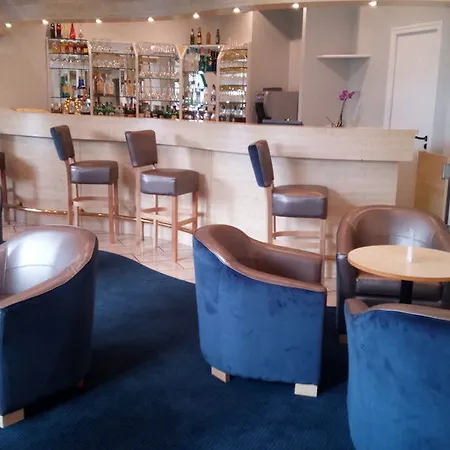 Le Circuit Hotel