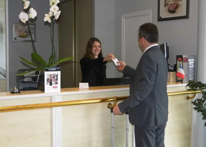 Quality Le Circuit 3*