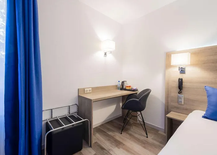 Quality Le Circuit 3* Le Mans