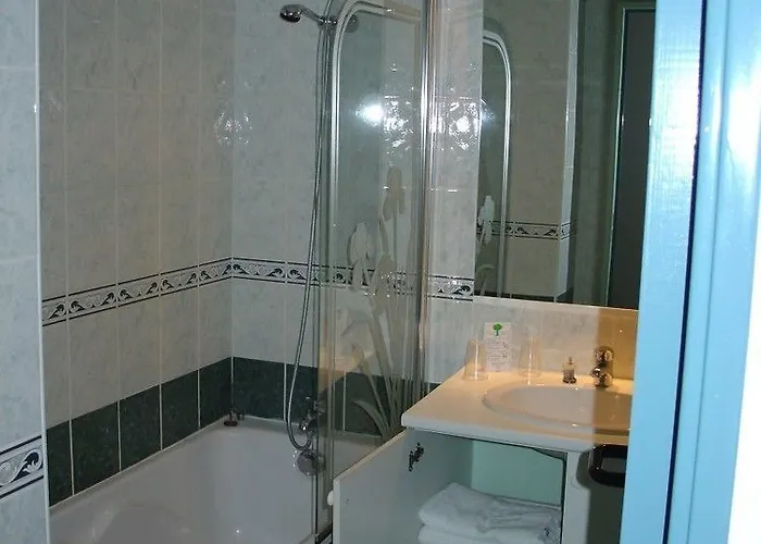 Quality Le Circuit 3* Le Mans